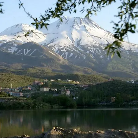 Catlak Hotel